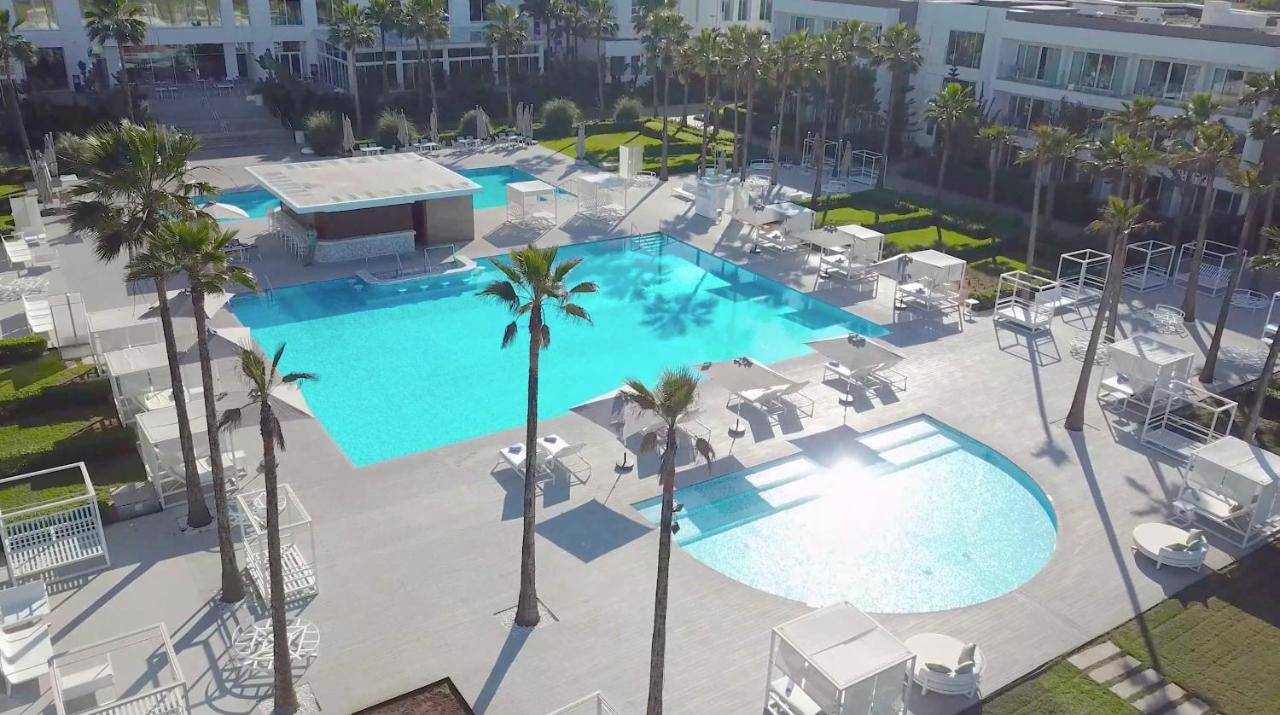 Hotel The View Bouznika Exterior foto The pool at the Hilton Scottsdale Resort