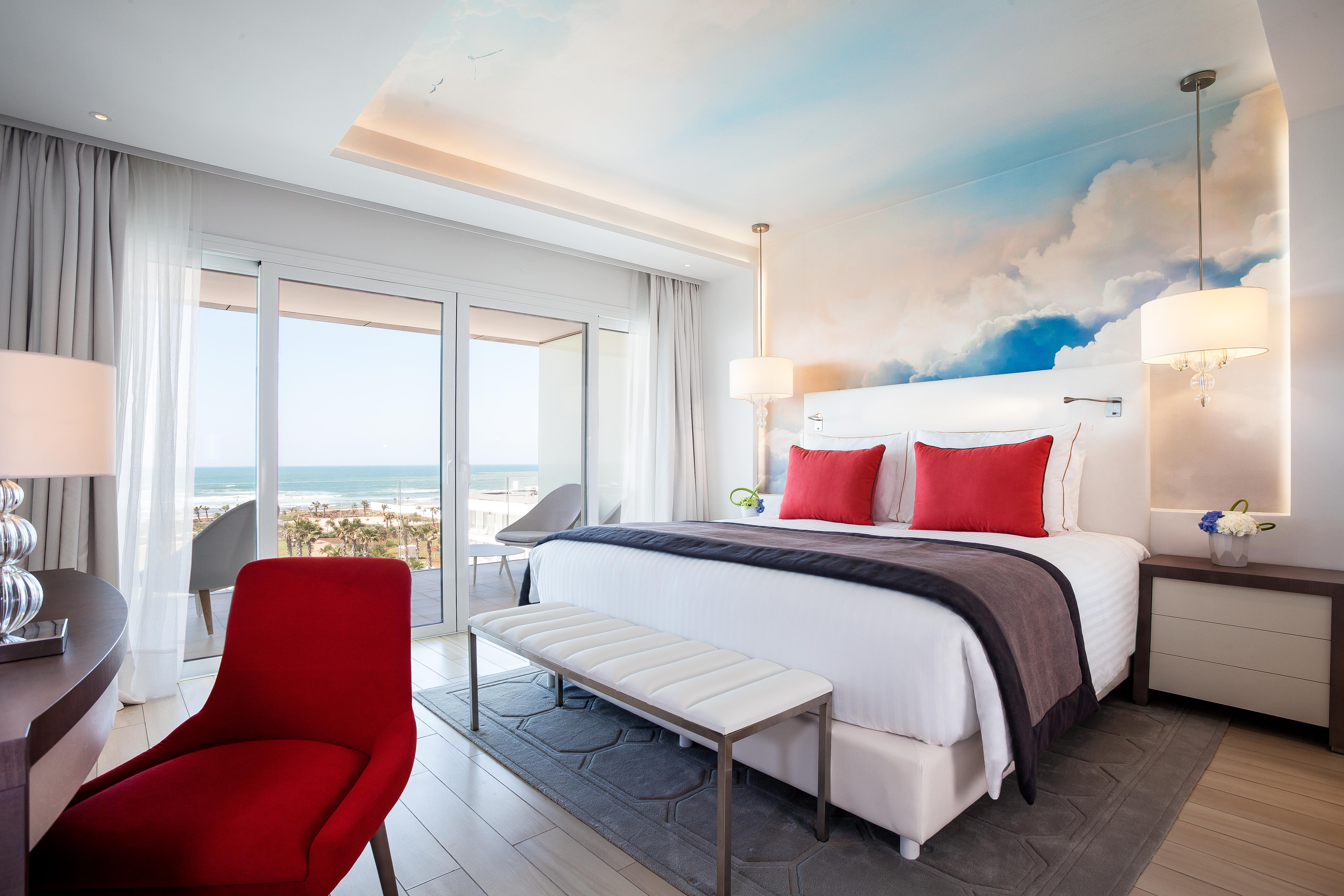 Hotel The View Bouznika Exterior foto A bedroom at the Hilton Tel Aviv