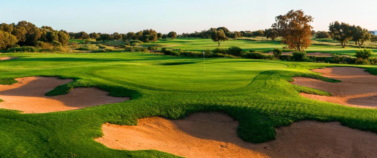 Hotel The View Bouznika Exterior foto Golf course at the resort